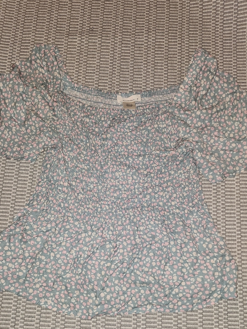 URBAN Romantics Light Blue Smocked Floral Puff-Sleeve Top